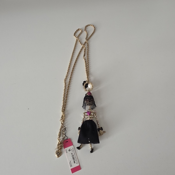 Betsy Johnson Vintage Creepshow skeleton girl necklace
